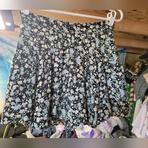 Zara‎ Floral Side Zip Women's Mini Skirt Size Medium